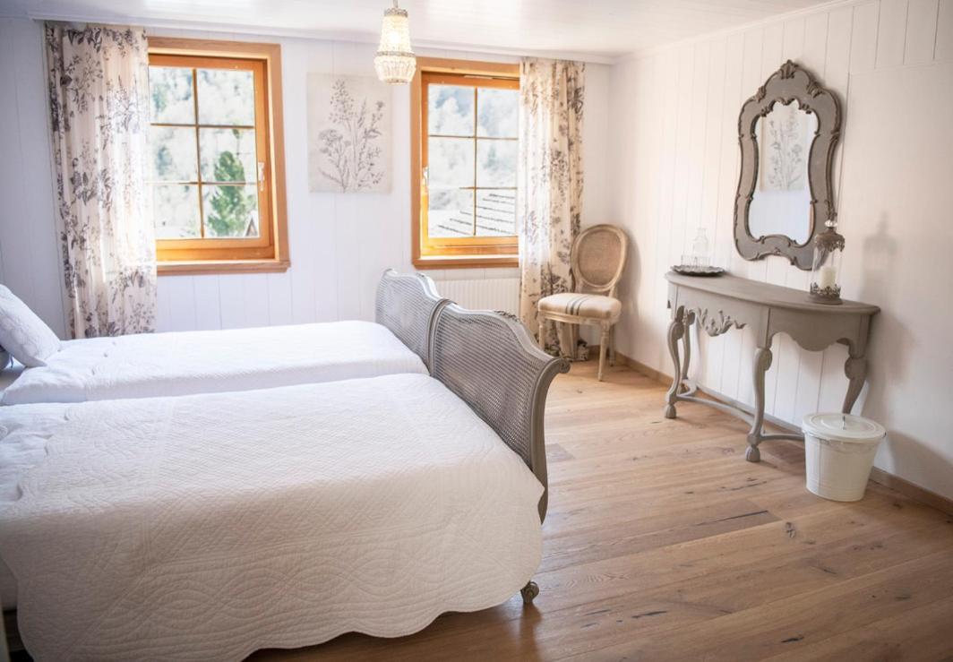 Casa Pasch - Boutique Bed And Breakfast In Cumpadials Sumvitg Luaran gambar