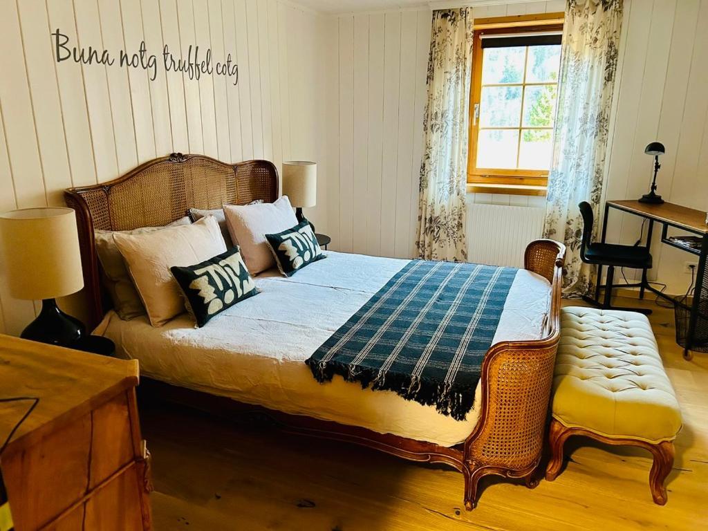 Casa Pasch - Boutique Bed And Breakfast In Cumpadials Sumvitg Luaran gambar